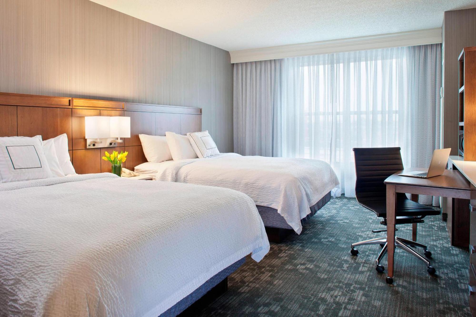 Courtyard By Marriott Pueblo Hotel Kültér fotó