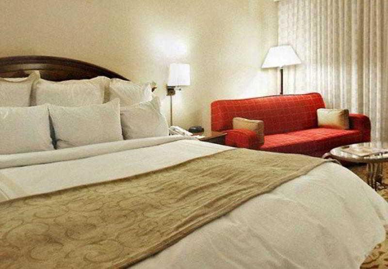 Courtyard By Marriott Pueblo Hotel Kültér fotó